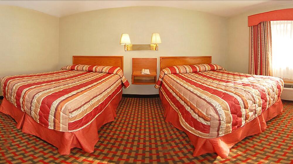 Rodeway Inn Macarthur Airport Ronkonkoma Εξωτερικό φωτογραφία